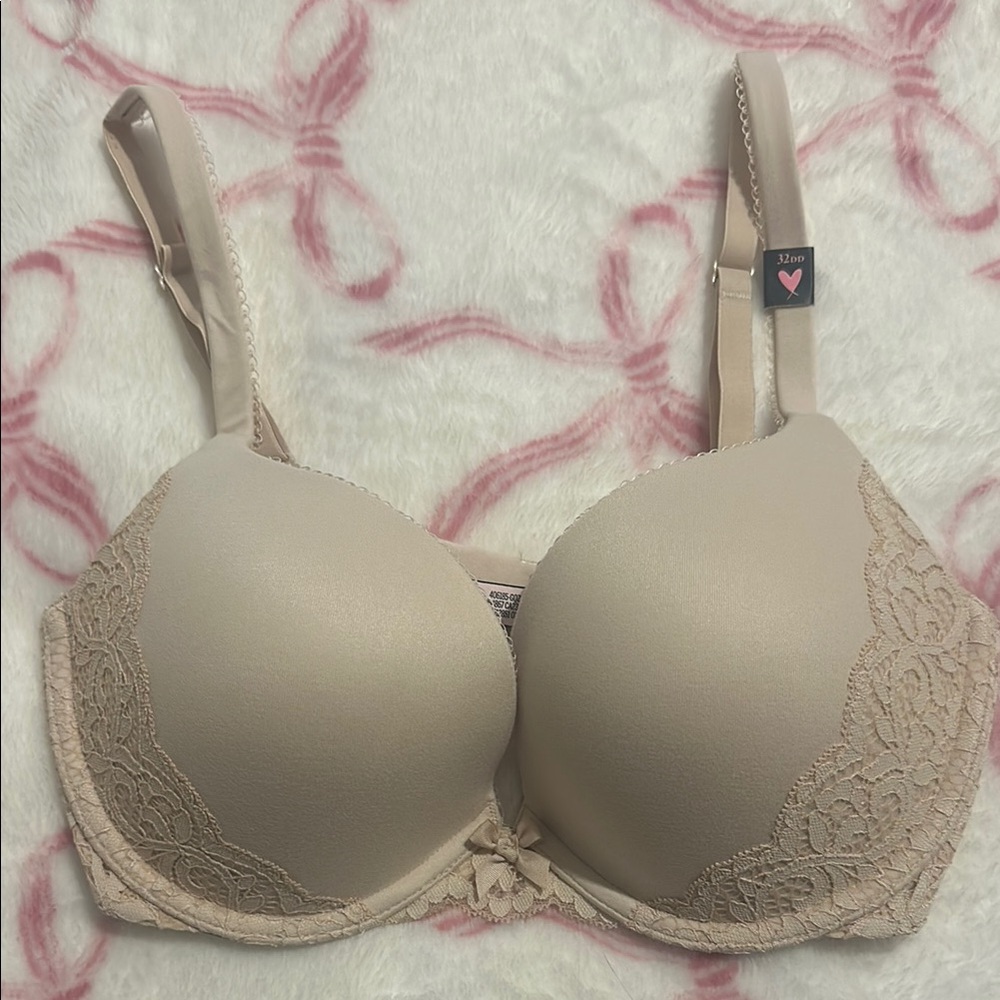 Victoria’s Secret dream angels smooth lace push up bra